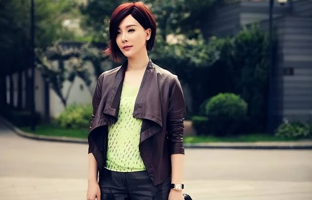 Bụng của người phụ nữ tiết lộ 