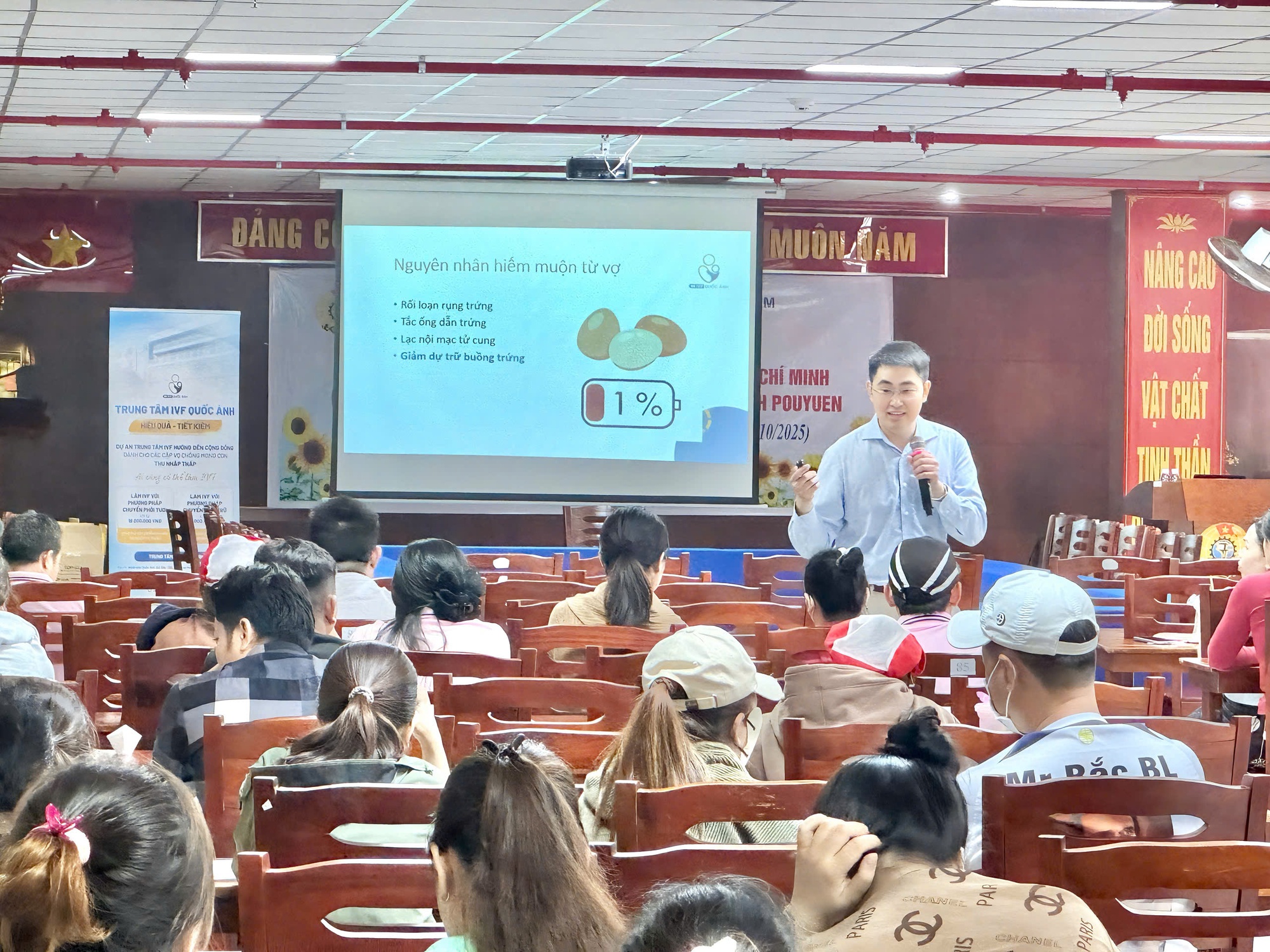 “Ống nghiệm tiết kiệm” và chia sẻ kiến thức hiếm muộn cho công nhân khu công nghiệp- Ảnh 1.