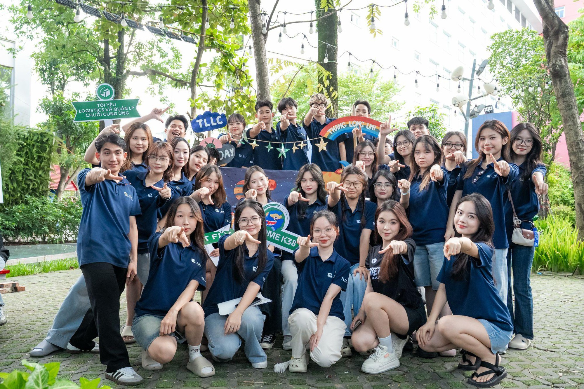 “Combo đặc quyền” của tân sinh viên Trường Đại học Thăng Long: “Quẩy” nhạc hội, nhận quà xinh, trải nghiệm loạt cuộc thi hấp dẫn- Ảnh 10. “Combo đặc quyền” của tân sinh viên Trường Đại học Thăng Long: “Quẩy” nhạc hội, nhận quà xinh, trải nghiệm loạt cuộc thi hấp dẫn- Ảnh 10.