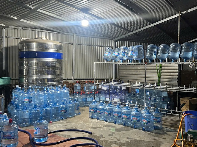 Vụ 20.000 bình nước Lavie giả tuồn đi tiêu thụ khắp nơi ở Hà Nội: Chi phí sản xuất chỉ 10.000 đồng, bán ra 70.000 đồng- Ảnh 4.