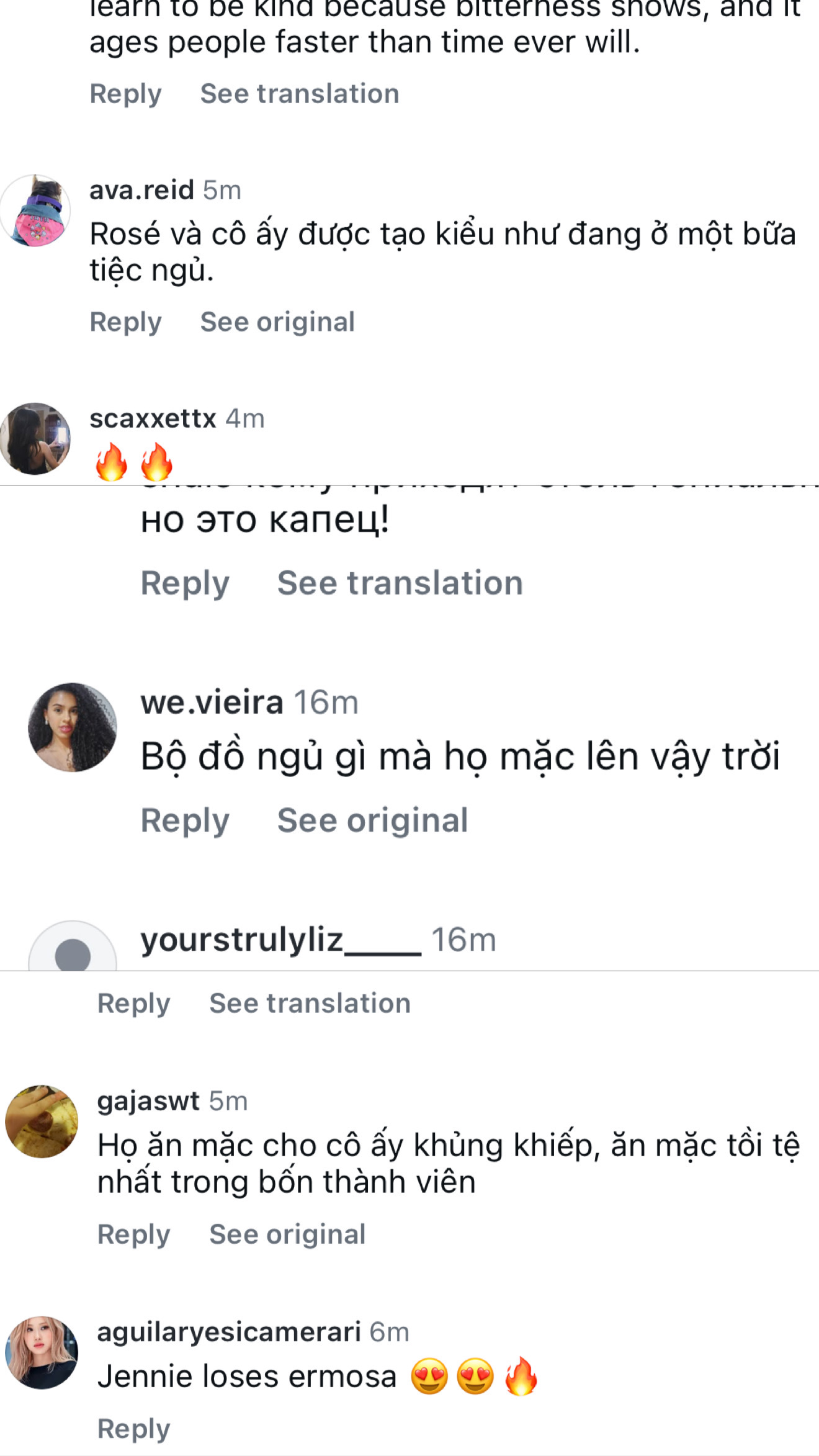 Jennie tới show Chanel muộn, outfit bị phản ứng vì giống Rosé- Ảnh 7.