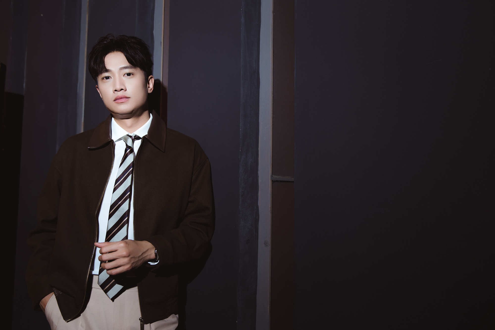 Quốc Trường: Cả nước đều khao khát xem bạn gái của tôi là ai, cứ thấy tôi đứng với ai là tự động ghép đôi- Ảnh 1.