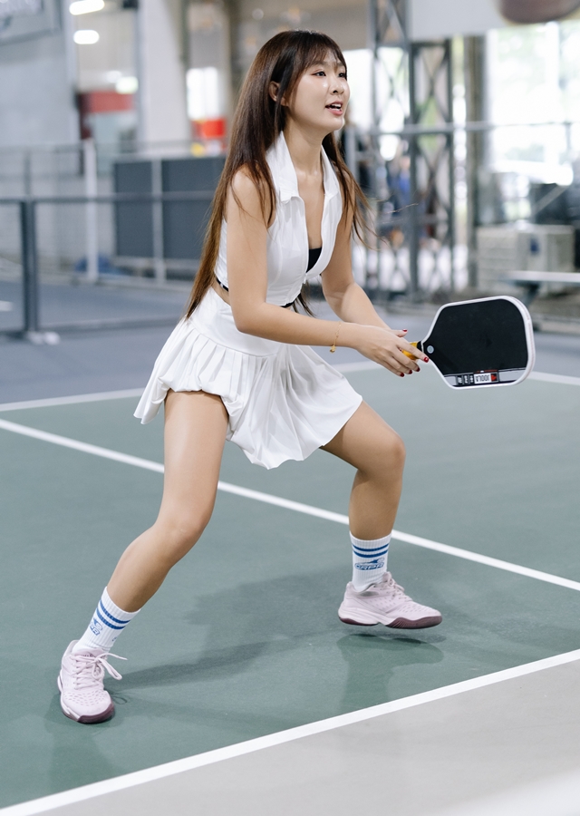 Em Kim vén váy trên sân pickleball: Mình hot thì coi như mình trúng số đi- Ảnh 8.