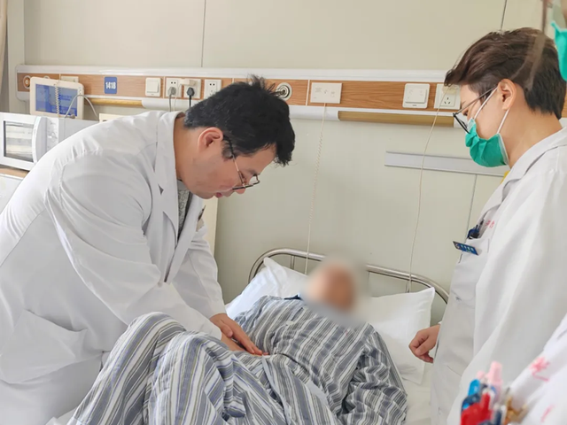 Gia đình 4 người cùng mắc ung thư tụy, người vợ gào khóc: “Tất cả là lỗi của tôi”- Ảnh 1.