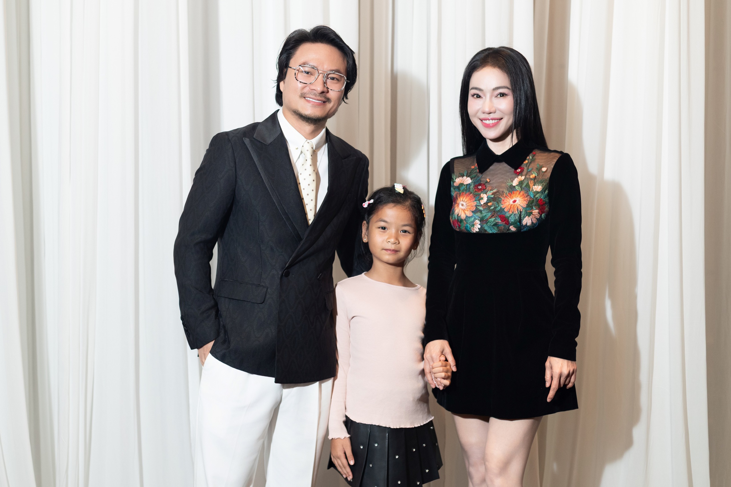 Nửa showbiz đến chúc phúc Chế Nguyễn Quỳnh Châu: Hoà Minzy nổi bần bật trong váy xuyên thấu, Ngô Kiến Huy - Khổng Tú Quỳnh đụng mặt- Ảnh 26.