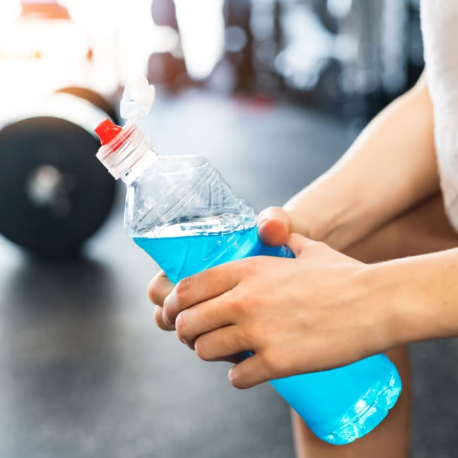 7 mẹo chống lão hóa chuyên gia khuyên dùng giúp chị em trông trẻ hơn tuổi thật, lại còn lưu thông máu, ngừa loãng xương- Ảnh 2.