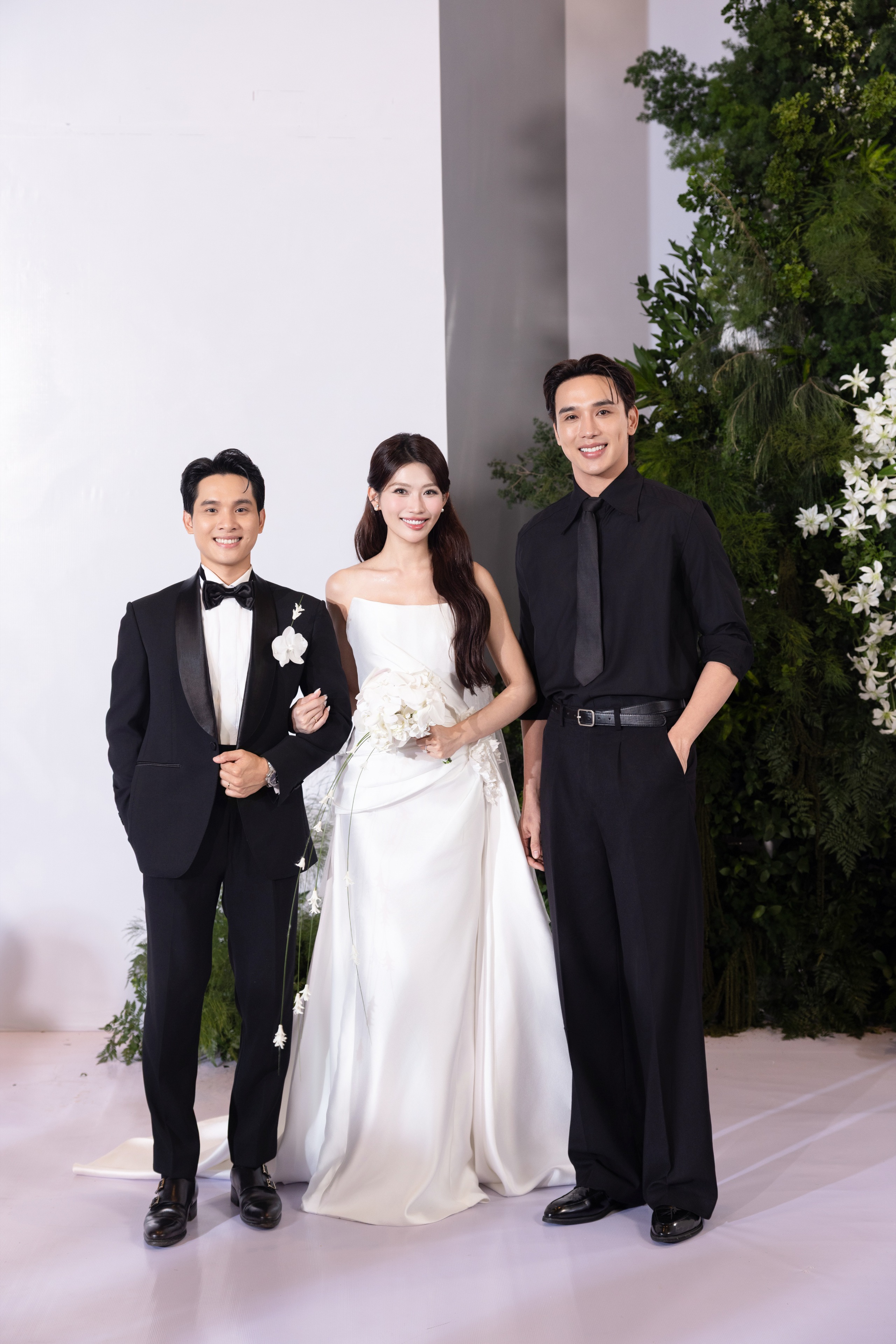 Nửa showbiz đến chúc phúc Chế Nguyễn Quỳnh Châu: Hoà Minzy nổi bần bật trong váy xuyên thấu, Ngô Kiến Huy - Khổng Tú Quỳnh đụng mặt- Ảnh 15.