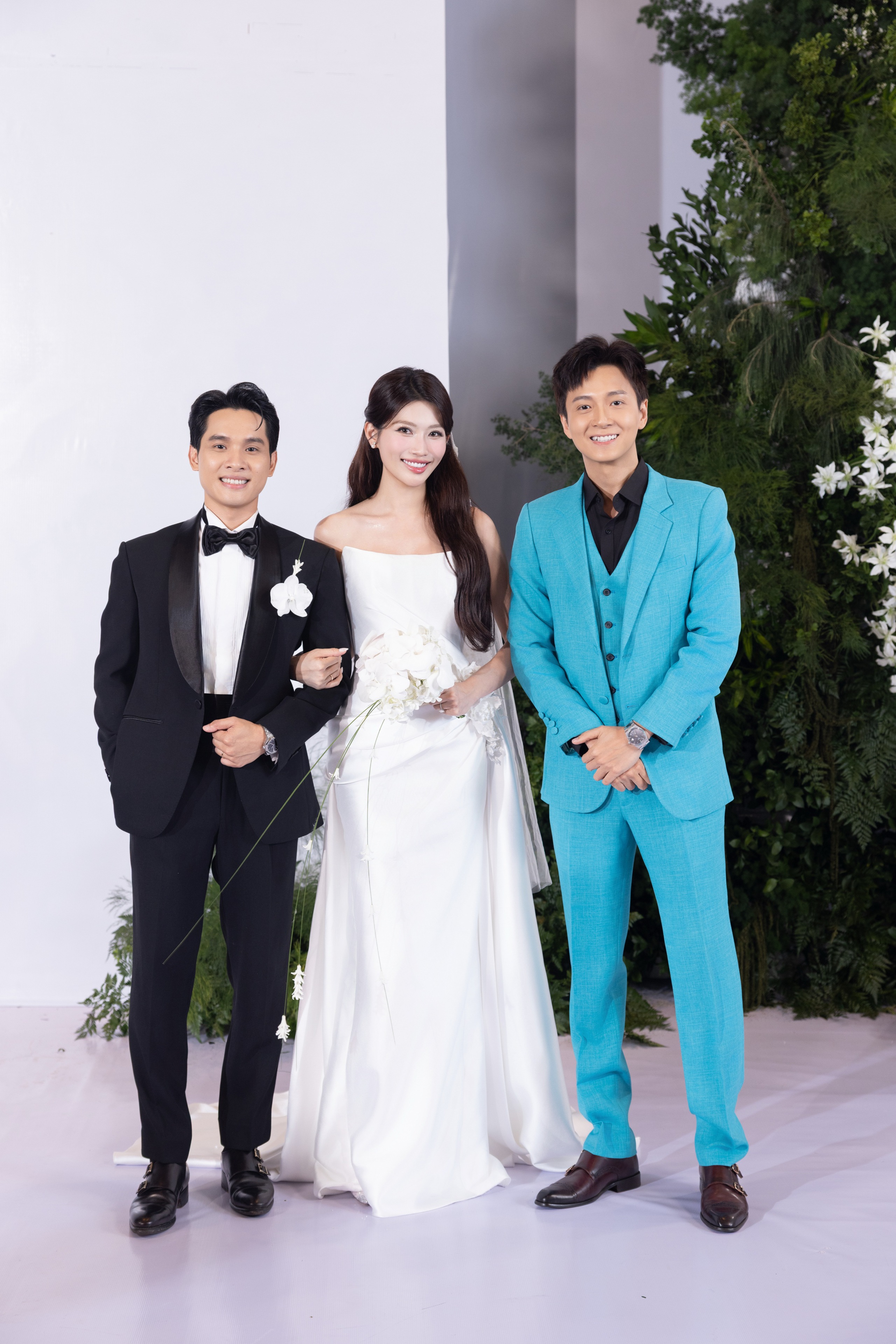 Nửa showbiz đến chúc phúc Chế Nguyễn Quỳnh Châu: Hoà Minzy nổi bần bật trong váy xuyên thấu, Ngô Kiến Huy - Khổng Tú Quỳnh đụng mặt- Ảnh 3.