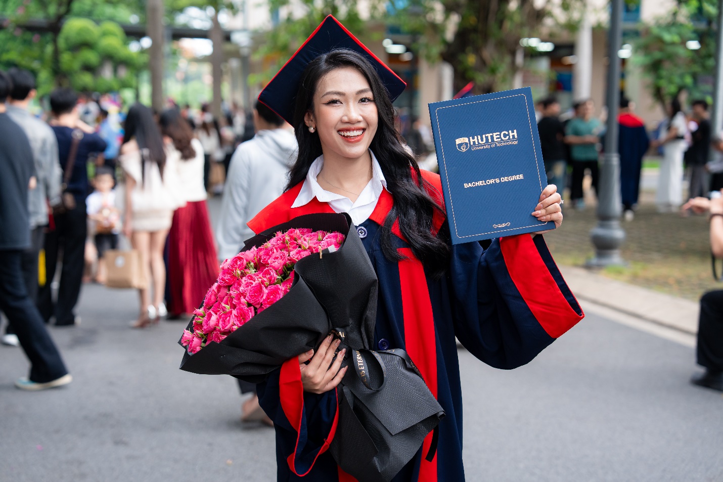 Nữ sinh ngành Marketing làm “leader” ngay khi mới tốt nghiệp- Ảnh 1. Nữ sinh ngành Marketing làm “leader” ngay khi mới tốt nghiệp- Ảnh 1.