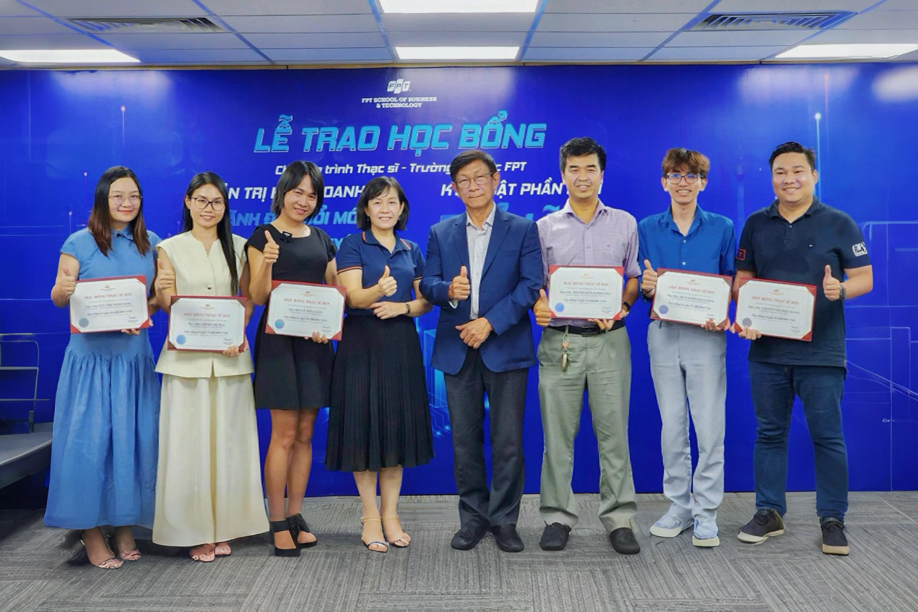 Học bổng MBA tích hợp AI tại FPT: Ứng viên ‘ngồi ghế nóng’ giải quyết tình huống thực tế- Ảnh 1.