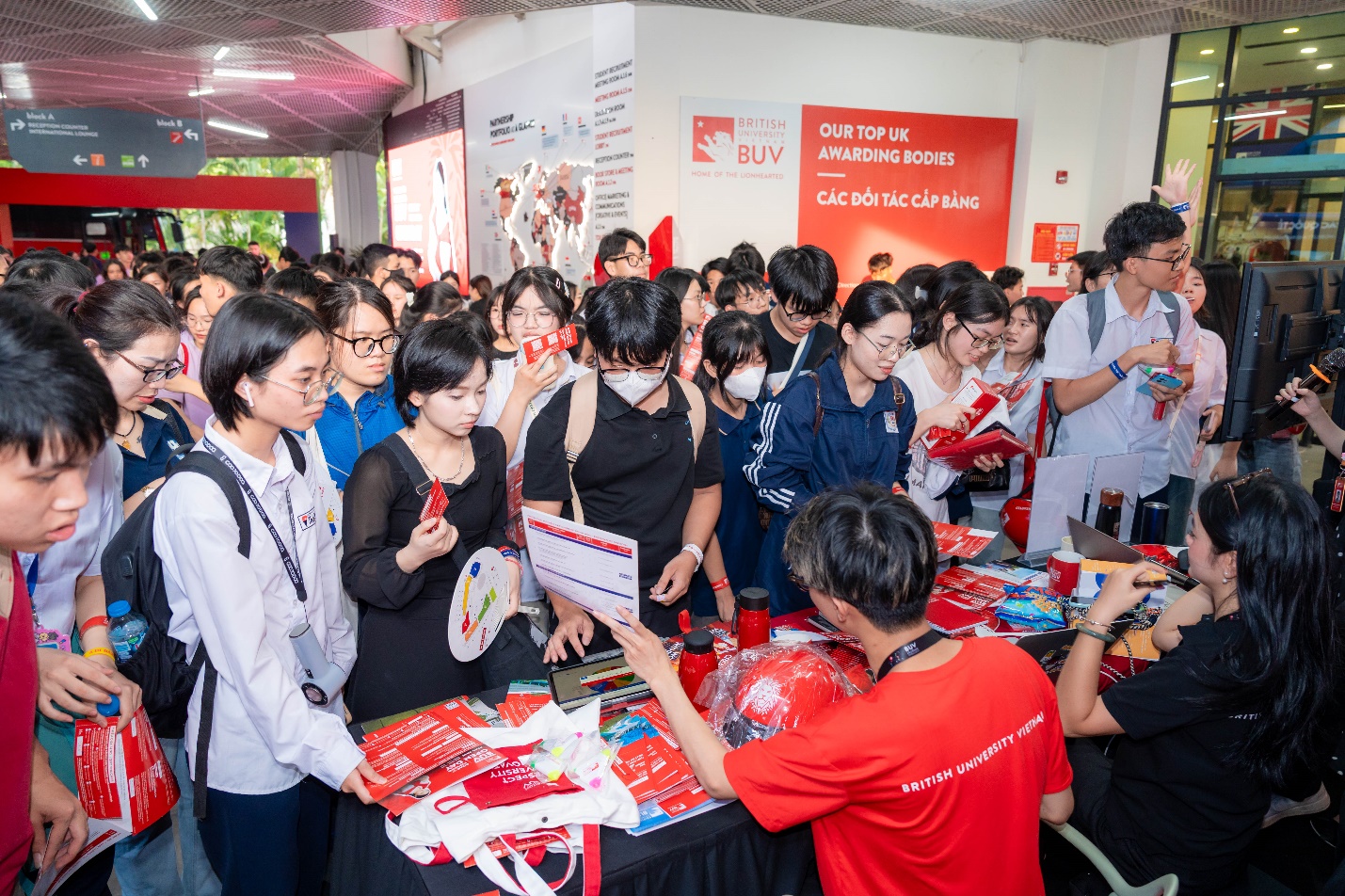 BUV kết nối sinh viên Việt Nam với 200 năm di sản giáo dục Manchester - cái nôi của Cách mạng Công nghiệp Anh Quốc- Ảnh 5.