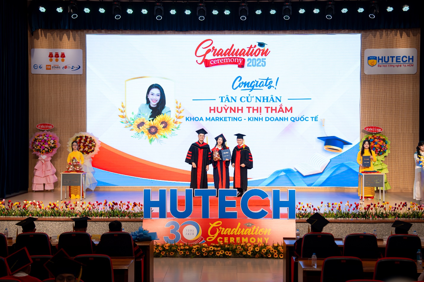 Nữ sinh ngành Marketing làm “leader” ngay khi mới tốt nghiệp- Ảnh 3. Nữ sinh ngành Marketing làm “leader” ngay khi mới tốt nghiệp- Ảnh 3.