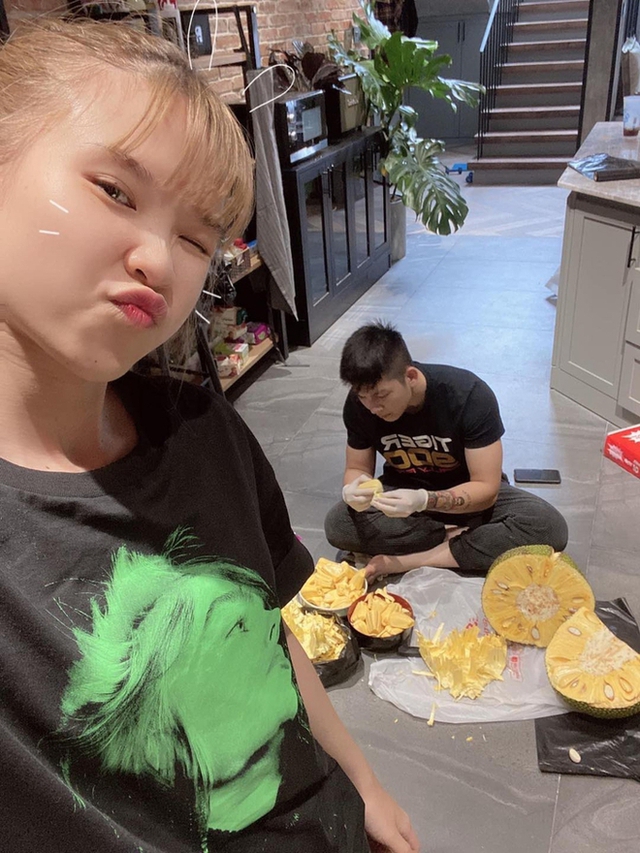 Tình trạng của Khởi My và chồng kém tuổi- Ảnh 5. Tình trạng của Khởi My và chồng kém tuổi- Ảnh 5.