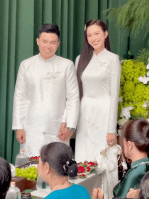 Đám cưới Hoa hậu Đỗ Hà và thiếu gia vào sáng nay: Chú rể chính thức lộ diện, cô dâu khóc nức nở!- Ảnh 2.