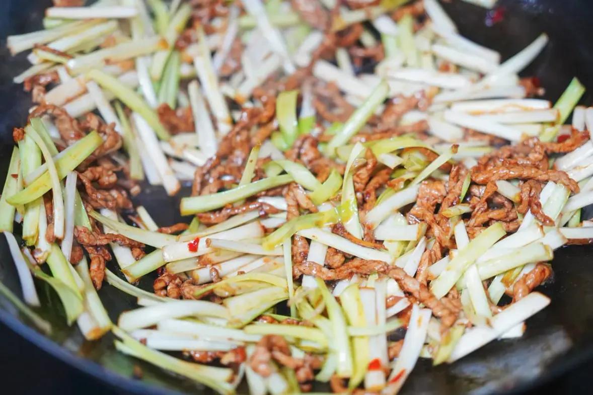 Từ hôm nay nên ăn loại rau này nhiều hơn để bổ dương khí, nhuận tràng và tăng miễn dịch: 3 món ngon dễ nấu- Ảnh 9.