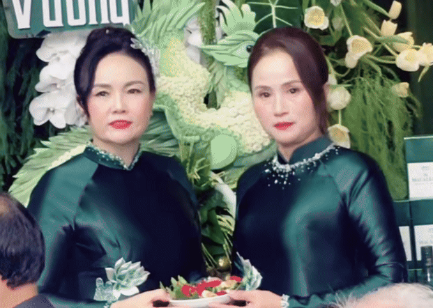 Chủ tịch tập đoàn Sơn Hải và phu nhân gây sốt- Ảnh 4.