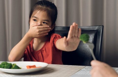 Trẻ ít uống nước mùa lạnh: đường ruột “than khát”, miễn dịch suy giảm