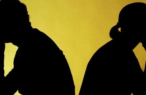 Mẹ sau sinh bao lâu mới được quan hệ?