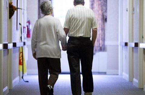 15 sự thật bạn chỉ học được khi về già: Hài hước và sâu sắc nhưng mà rất đúng