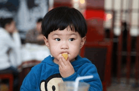 3 dấu hiệu cho thấy con bạn đang “thối não”: Rất nguy hiểm chứ không phải trò đùa!