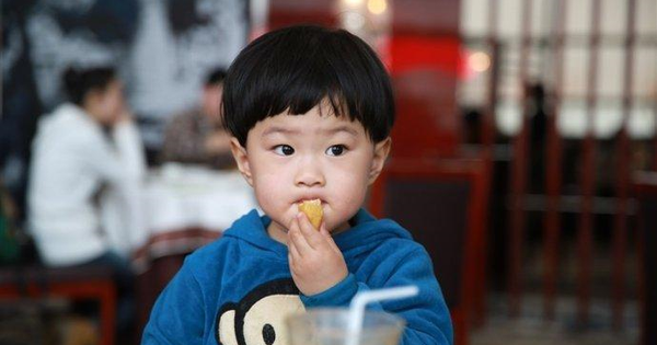 3 dấu hiệu cho thấy con bạn đang “thối não”: Rất nguy hiểm chứ không phải trò đùa!