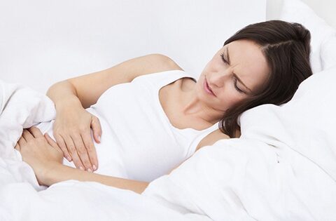 Cách xử trí đúng khi nghi ngờ mẹ bầu bị ngộ độc thực phẩm