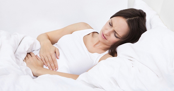 Cách xử trí đúng khi nghi ngờ mẹ bầu bị ngộ độc thực phẩm