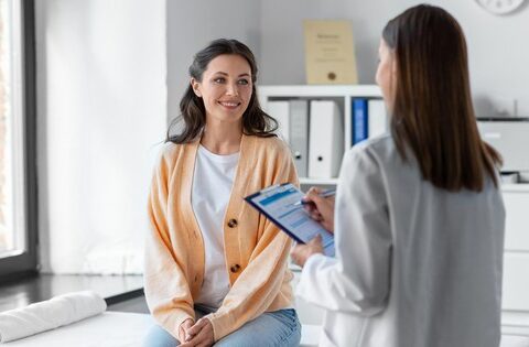 Khi nào phụ nữ nên đi khám sức khỏe sinh sản?