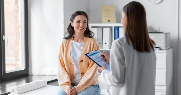 Khi nào phụ nữ nên đi khám sức khỏe sinh sản?