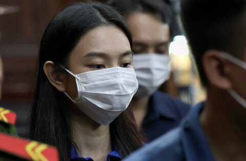 Bị cáo Nguyễn Thúc Thùy Tiên khai các bước đi đều hỏi “giám đốc Dung”