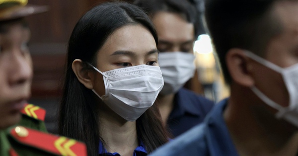 Bị cáo Nguyễn Thúc Thùy Tiên khai các bước đi đều hỏi “giám đốc Dung”