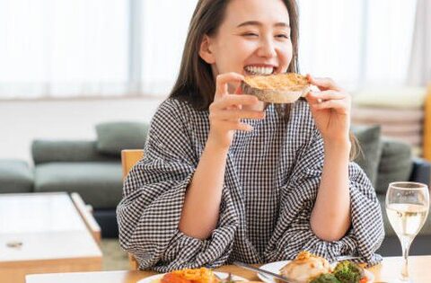 Người ăn bánh mì thường xuyên vào bữa sáng, cơ thể có thể xuất hiện 4 thay đổi “bất thường” này