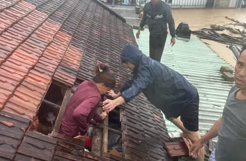 Thủ tướng: Tuyệt đối không để người dân trên nóc nhà kêu cứu mà không được cứu kịp thời