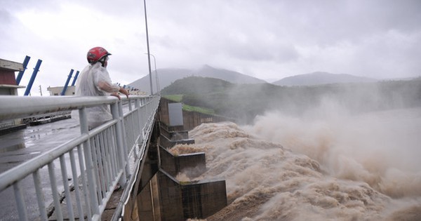 Bác bỏ thông tin lan truyền “ngôi nhà trú lũ tập thể bị sập, người chết hàng loạt”