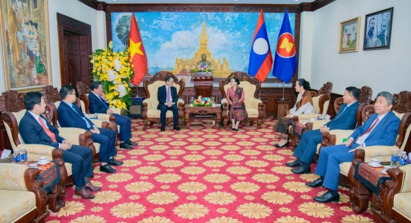 Lãnh đạo Bộ Tài chính chúc mừng 50 năm Quốc khánh nước Cộng hòa Dân chủ nhân dân Lào