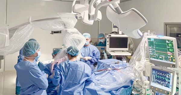 Kỹ thuật đặc biệt giúp người đàn ông tìm lại nụ cười sau hơn một năm bị co giật nửa mặt