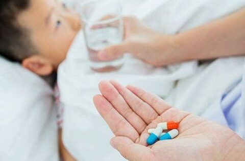 Trẻ dùng kháng sinh sớm có dễ tăng cân quá mức?