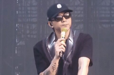 SOOBIN khóc nức nở vì bị fan quay lưng