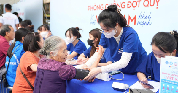 Chuyên gia lĩnh vực đột quỵ: “Thời gian là tế bào não”, cần cấp cứu kịp thời trong “cửa sổ vàng”