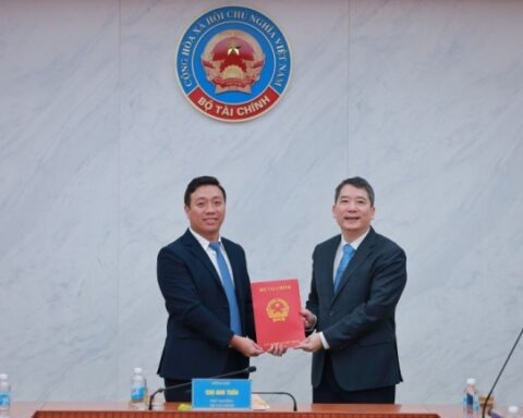 Bộ Tài chính trao quyết định bổ nhiệm Vụ trưởng Vụ Giám sát và Thẩm định đầu tư