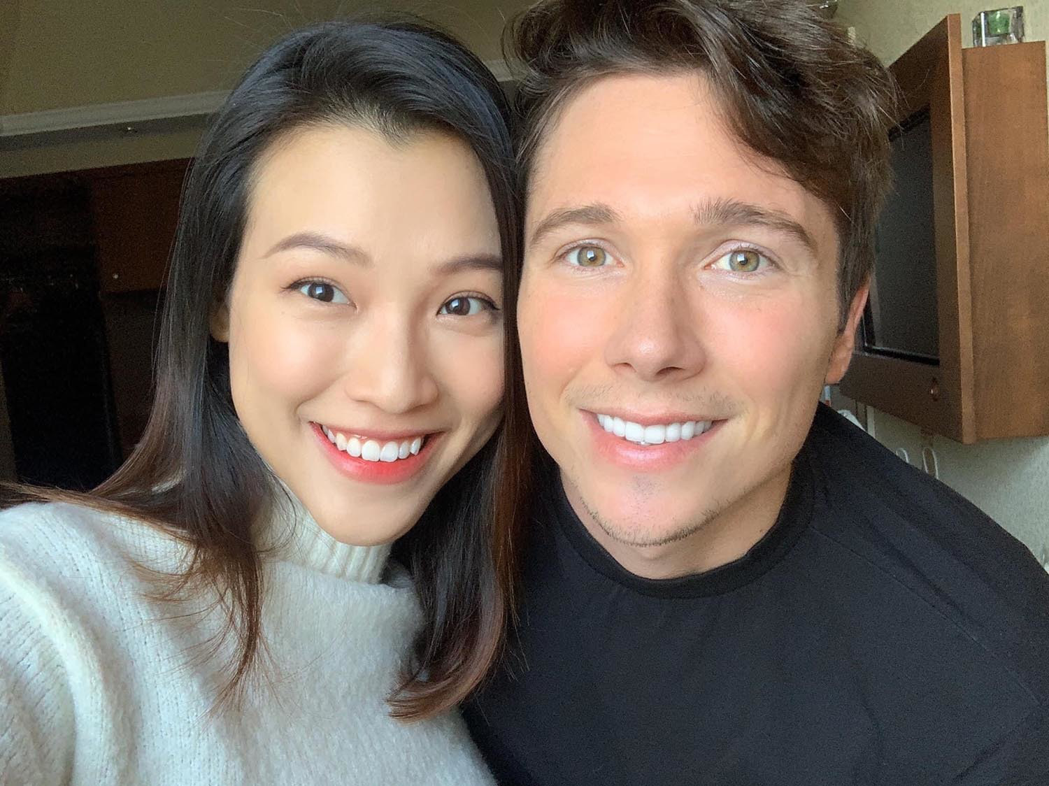 Chồng cũ MC Hoàng Oanh quỳ gối cầu hôn bạn gái mới sau 3 năm ly hôn- Ảnh 7.