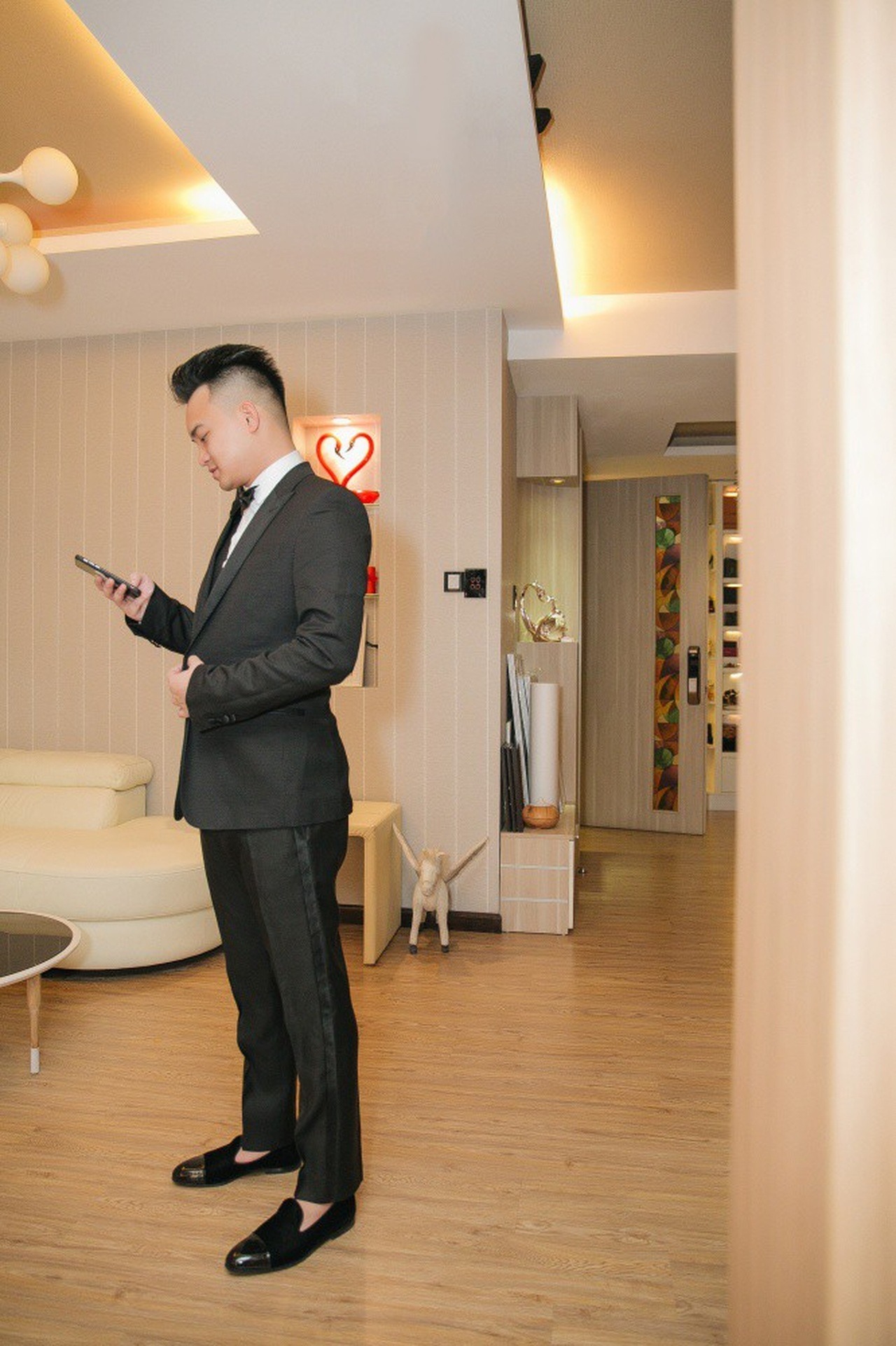 Bên trong ngôi nhà 