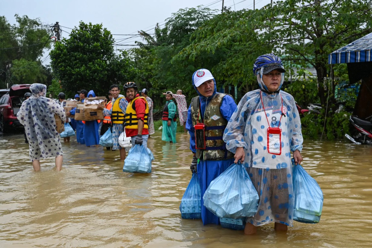 Thời báo New York Times của Mỹ đưa tin: Biến đổi khí hậu có thể biến miền Trung Việt Nam thành điểm nóng toàn cầu về bão lũ- Ảnh 2.