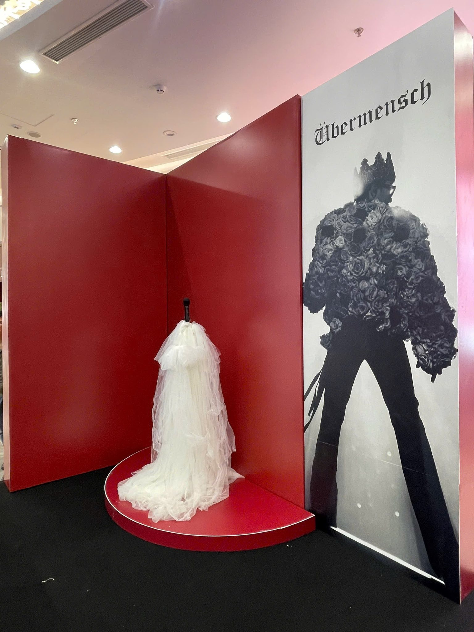 G-DRAGON tập duyệt chăm chỉ giữa trời mưa gió, tất cả đã hoàn thiện chờ fan Việt quẩy hết mình!- Ảnh 15.