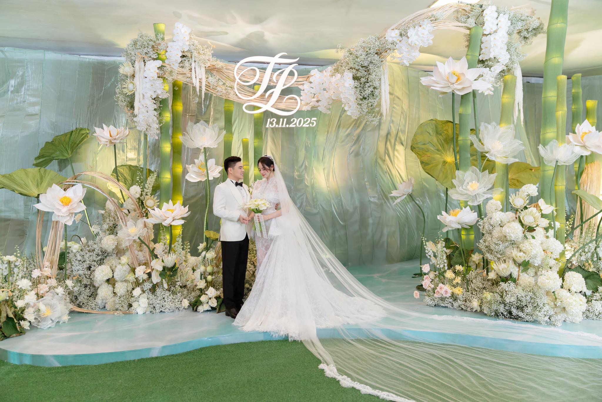 Đám cưới Hương Liên tại Hà Nội: Chú rể thiếu gia cuối cùng đã lộ rõ mặt, cặp đôi thực hiện nghi thức lạ!- Ảnh 11.