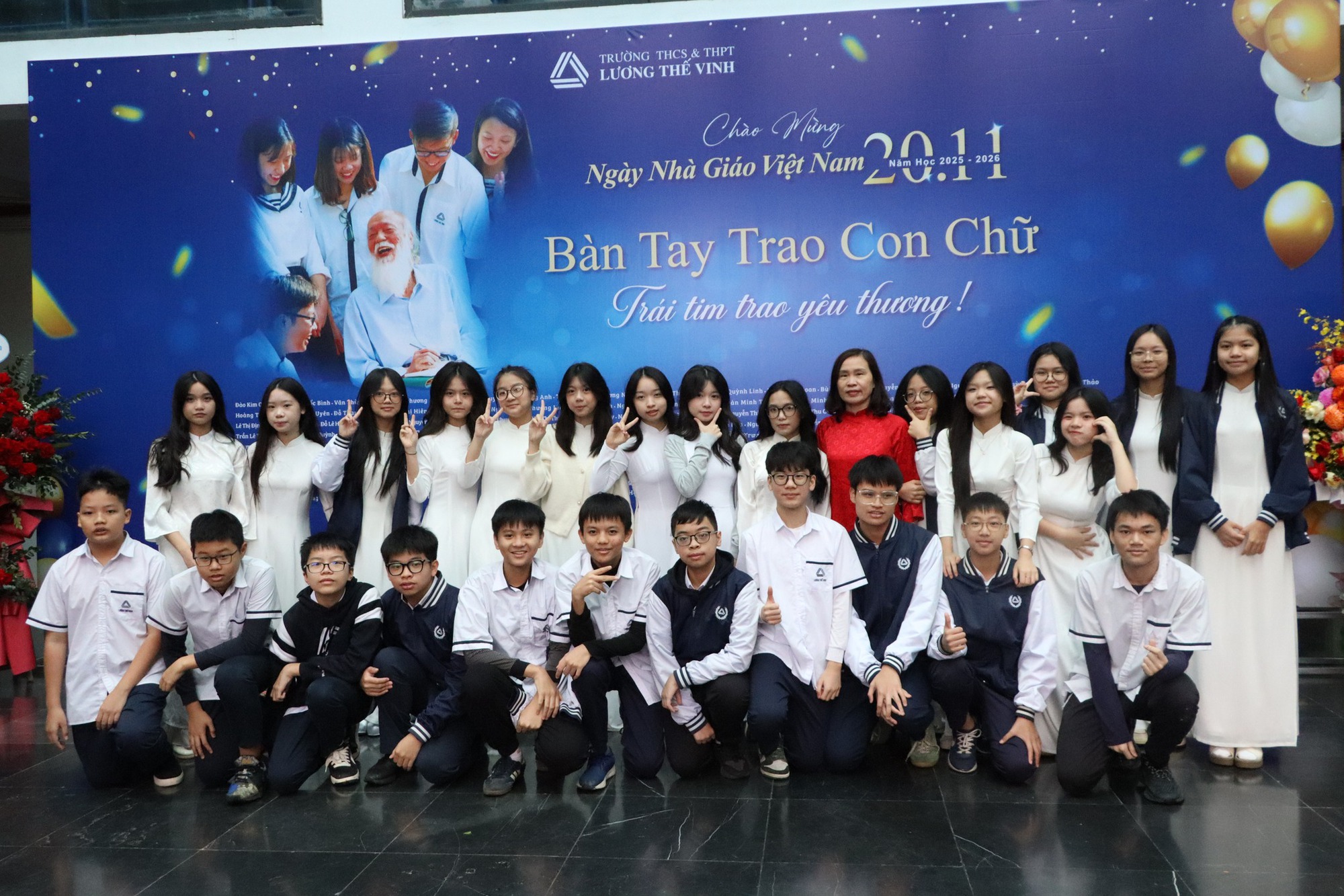 Cả nước chào mừng ngày Nhà giáo Việt Nam 20/11: Đơn giản, nhanh gọn nhưng không khí khó quên thôi rồi!- Ảnh 17.