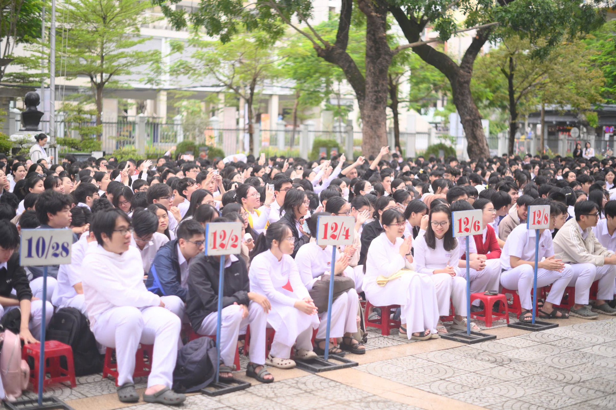 Cả nước chào mừng ngày Nhà giáo Việt Nam 20/11: Đơn giản, nhanh gọn nhưng không khí khó quên thôi rồi!- Ảnh 30.