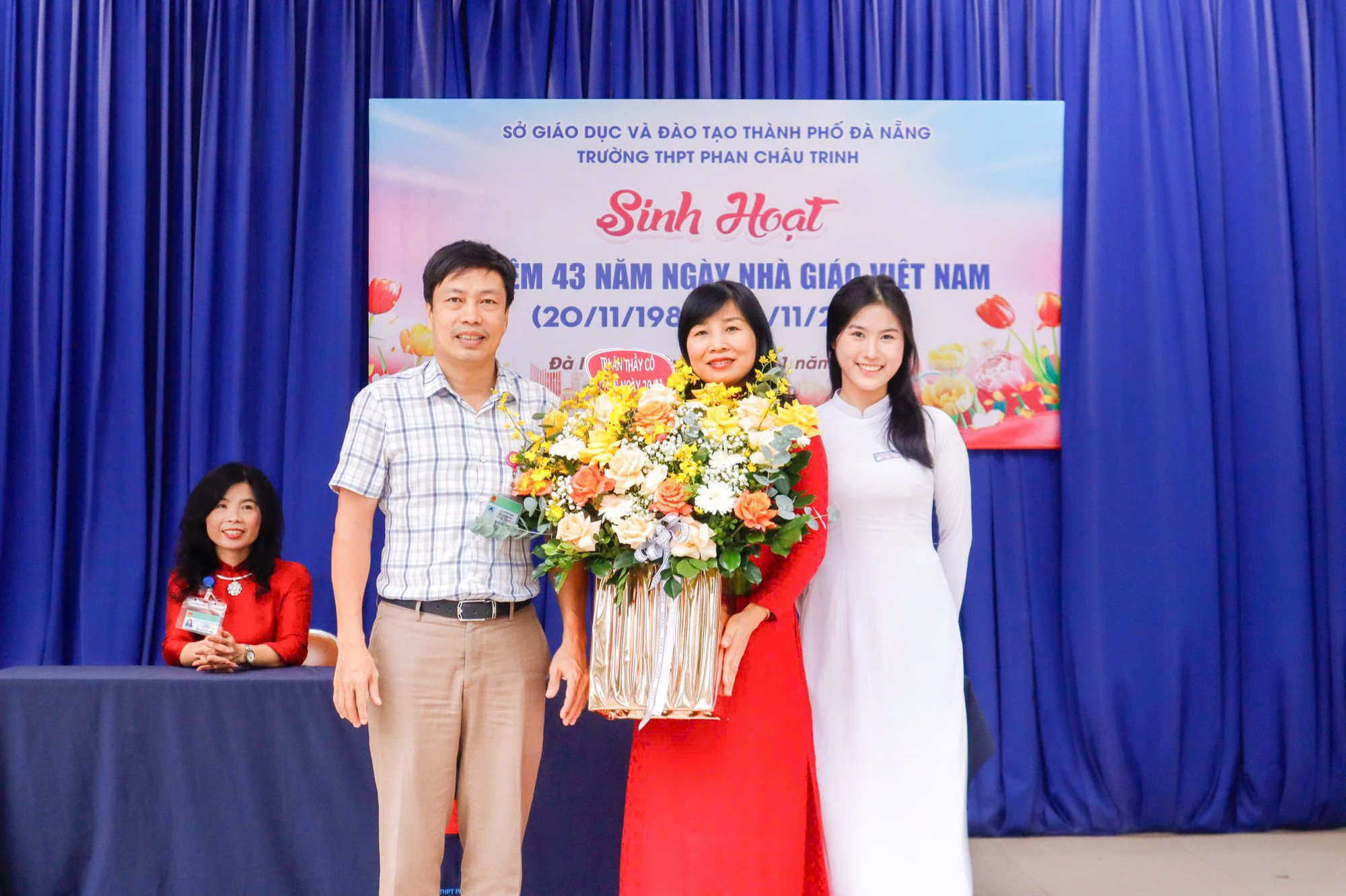 Cả nước chào mừng ngày Nhà giáo Việt Nam 20/11: Đơn giản, nhanh gọn nhưng không khí khó quên thôi rồi!- Ảnh 27.