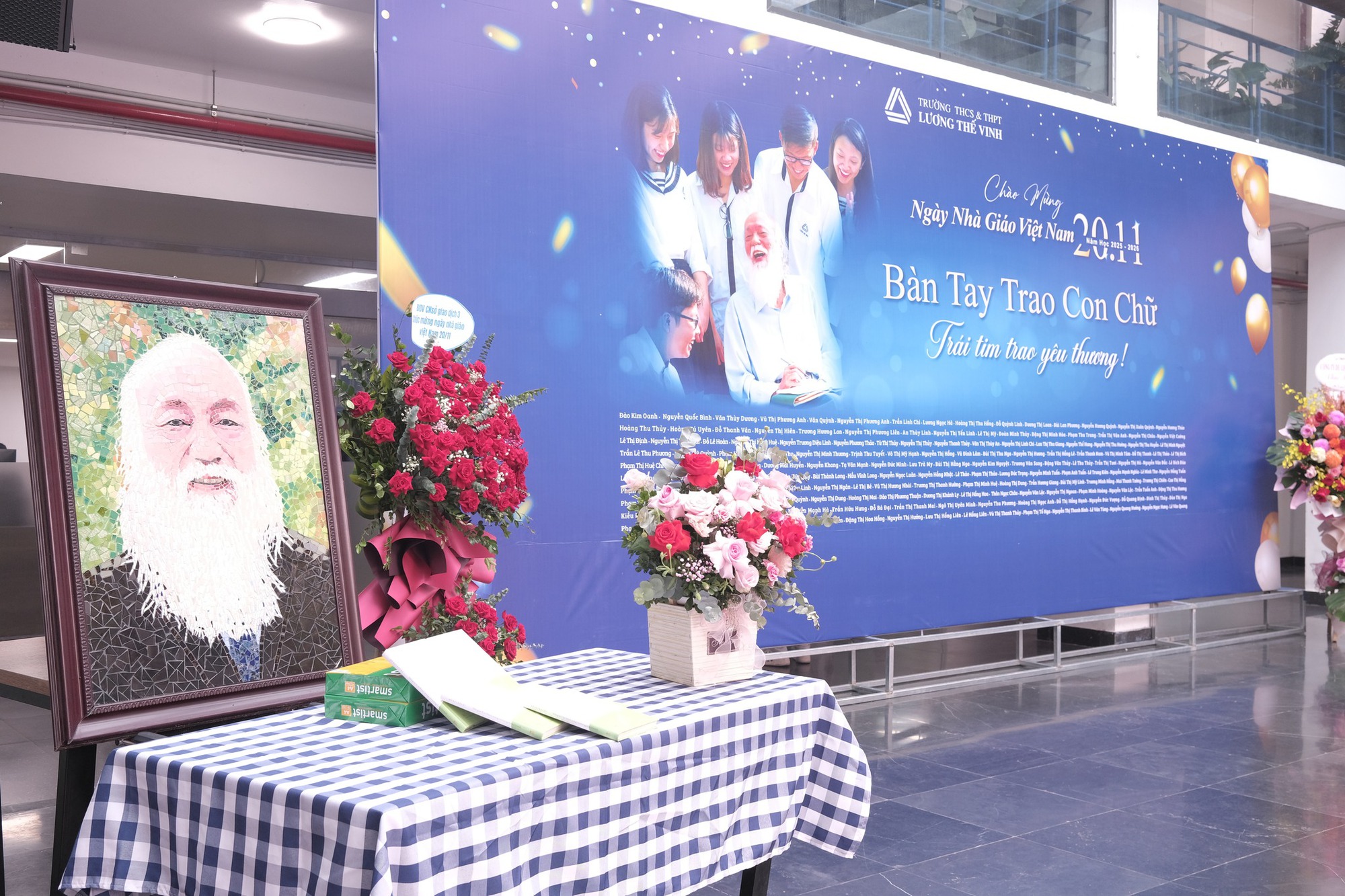 Cả nước chào mừng ngày Nhà giáo Việt Nam 20/11: Đơn giản, nhanh gọn nhưng không khí khó quên thôi rồi!- Ảnh 13.