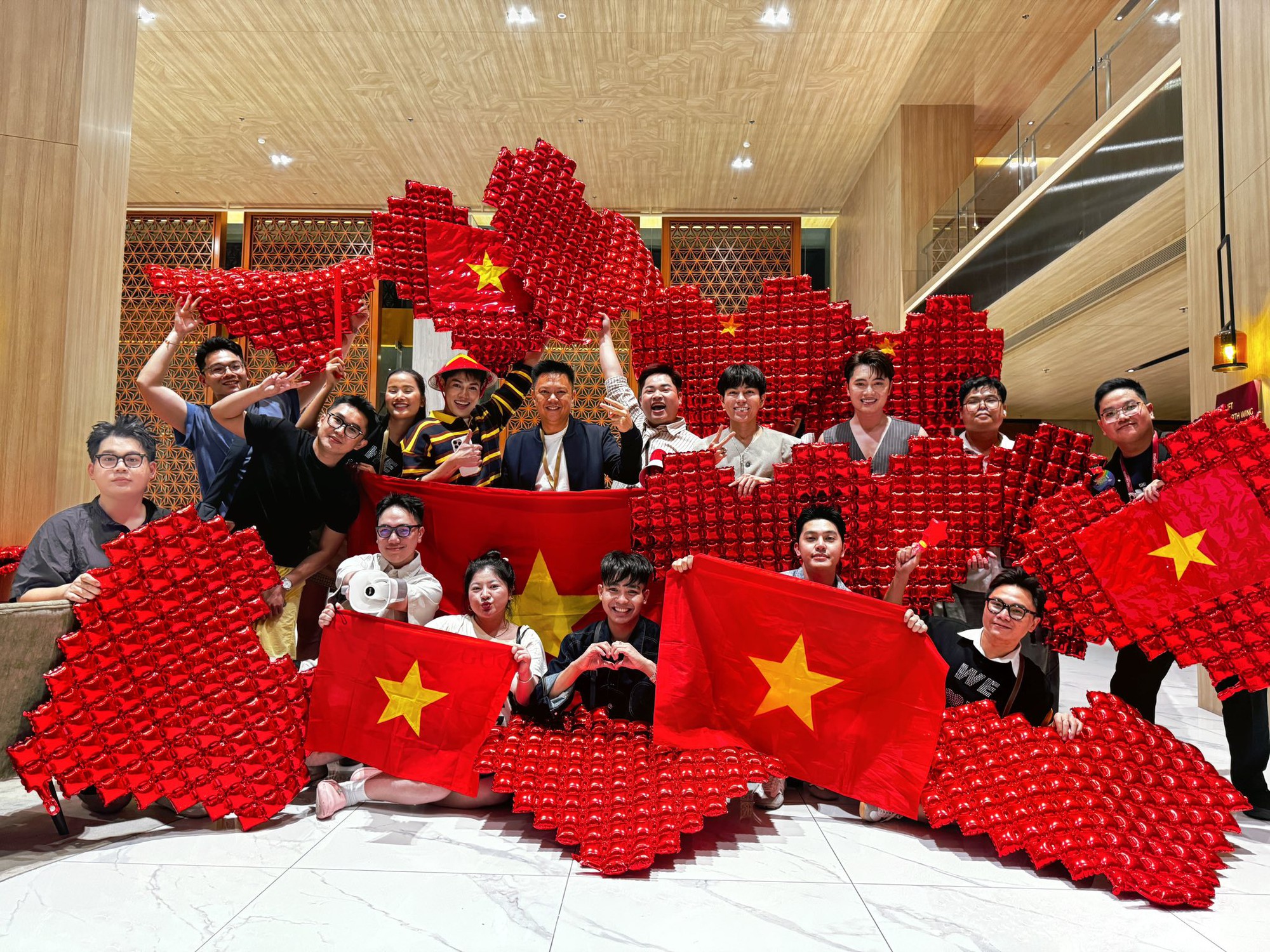 Người đẹp bị ông Nawat mắng chính thức đăng quang, Hương Giang trắng tay tại Miss Universe!- Ảnh 15.